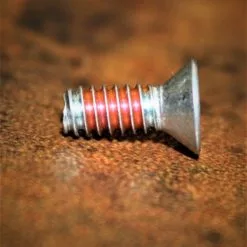 Rock Threads Universal Aluminium Traction Kit 19 Rock Threads Universal Aluminium Traction Kit -Hengels Winkel Rock Threads Universal Aluminium Traction Kit ROCKTHREADSKIT X dipped screw 600x705 1